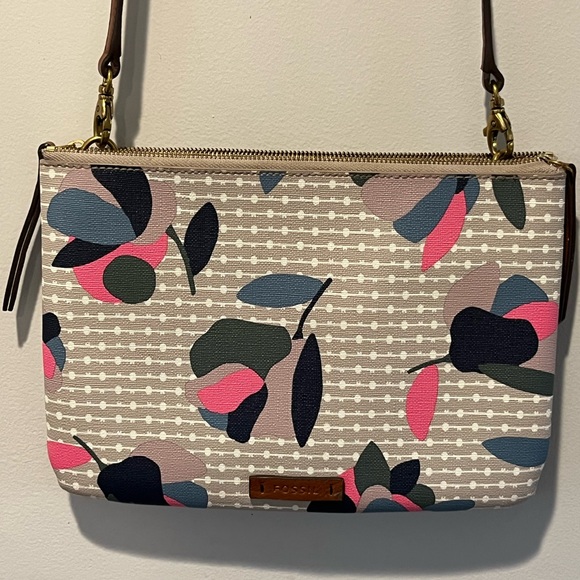 Fossil Devon Crossbody purse in HTF Floral pattern - Picture 2 of 10